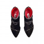 Jennet – Black